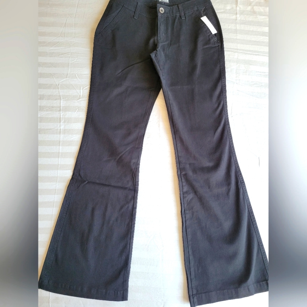 NWT Size 2 Old Navy The Diva Wide Leg Khakis